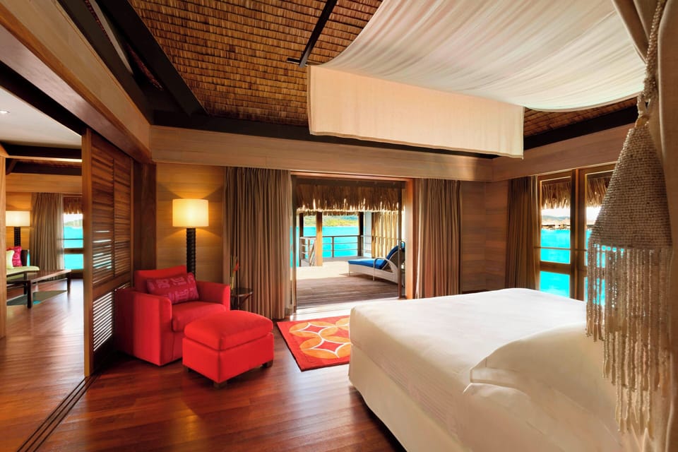 Deluxe Villa, 1 King Bed, Overwater (View) | Property amenity