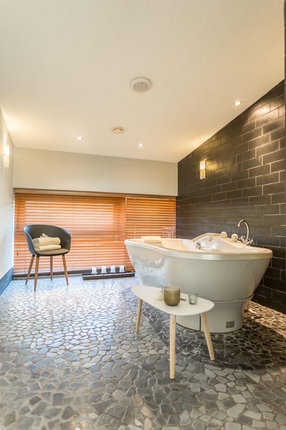 Body treatments, body wraps, body scrubs, facials, 3 treatment rooms