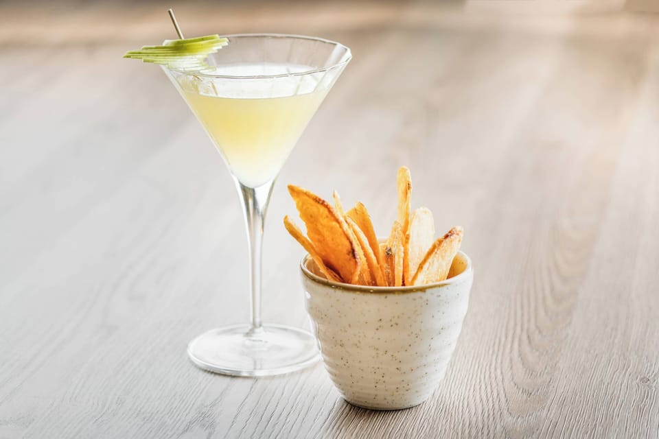 2 bars/lounges, gastropub
