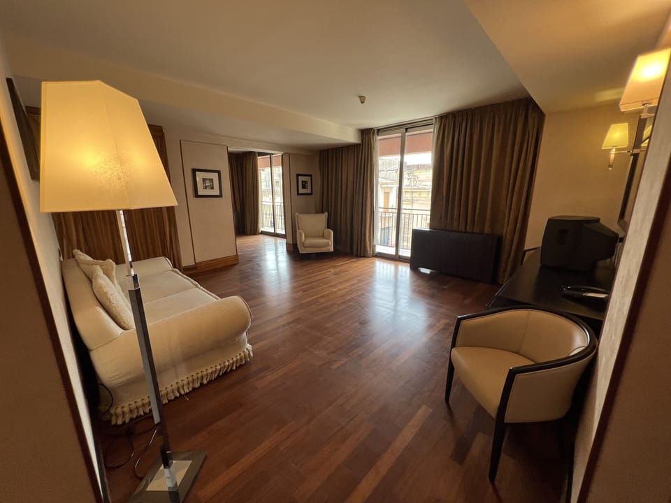 Junior Suite | In-room safe, soundproofing