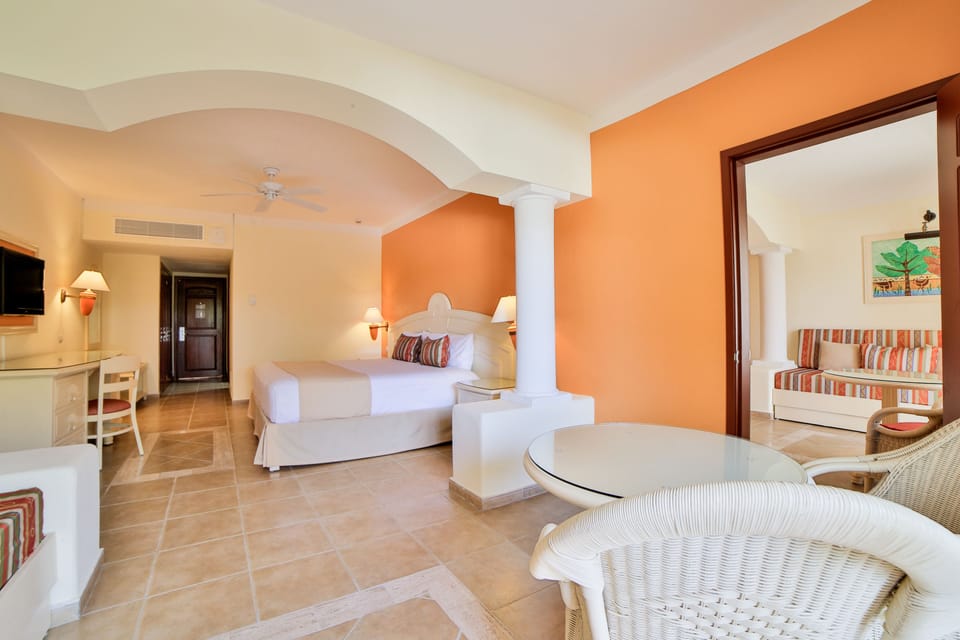 1 bedroom, minibar, in-room safe, desk