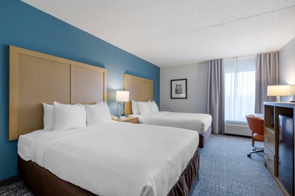 Pillowtop beds, in-room safe, desk, laptop workspace