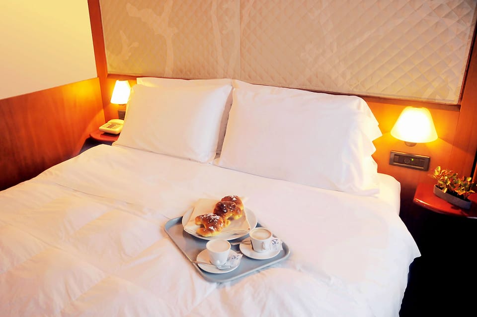 Double Room | Down comforters, minibar, in-room safe, desk