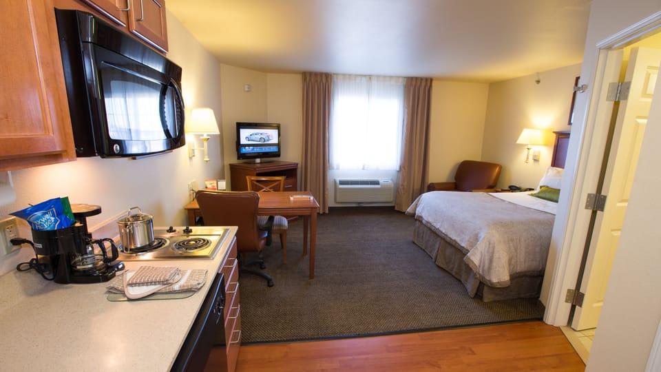 In-room safe, desk, laptop workspace, iron/ironing board