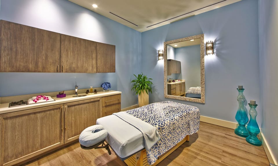 Sauna, hot tub, steam room, body treatments, aromatherapy