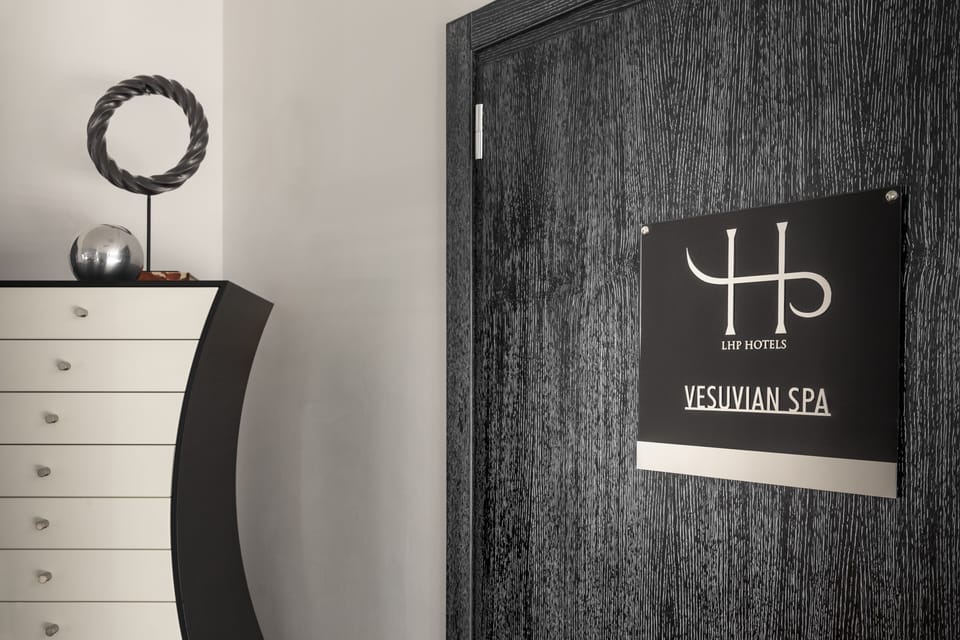 Couples treatment rooms, Turkish bath, body treatments, aromatherapy