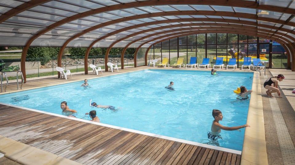 Indoor/outdoor pool