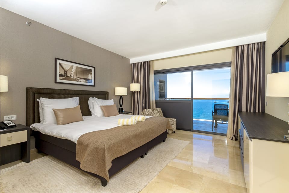 Premium bedding, minibar, in-room safe, desk