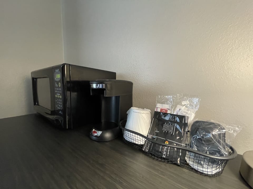 Efficiency Suite King Non Smoking 1 person Sofa bed | Room amenity