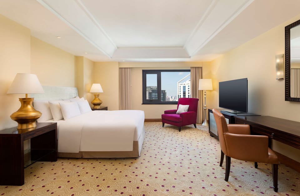 Presidential Suite | In-room safe, desk, iron/ironing board, rollaway beds