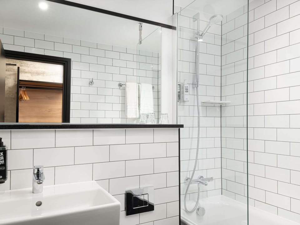 Desk, laptop workspace, free cribs/infant beds, free WiFi