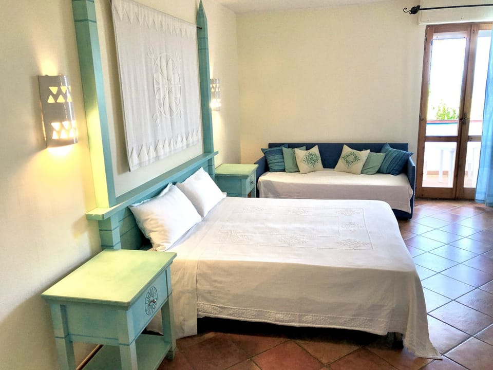 In-room safe, individually decorated, individually furnished, desk