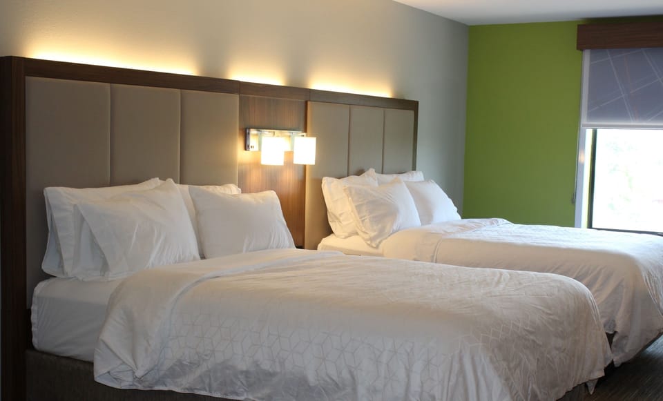 In-room safe, desk, iron/ironing board, free WiFi
