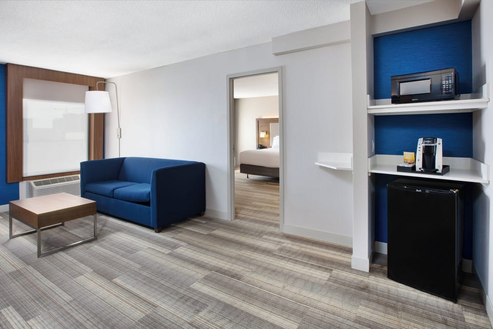 Premium bedding, pillowtop beds, in-room safe, desk