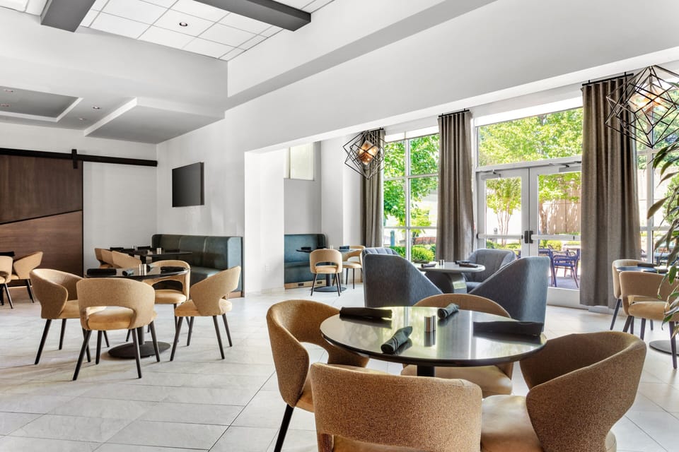 Breakfast served, American cuisine