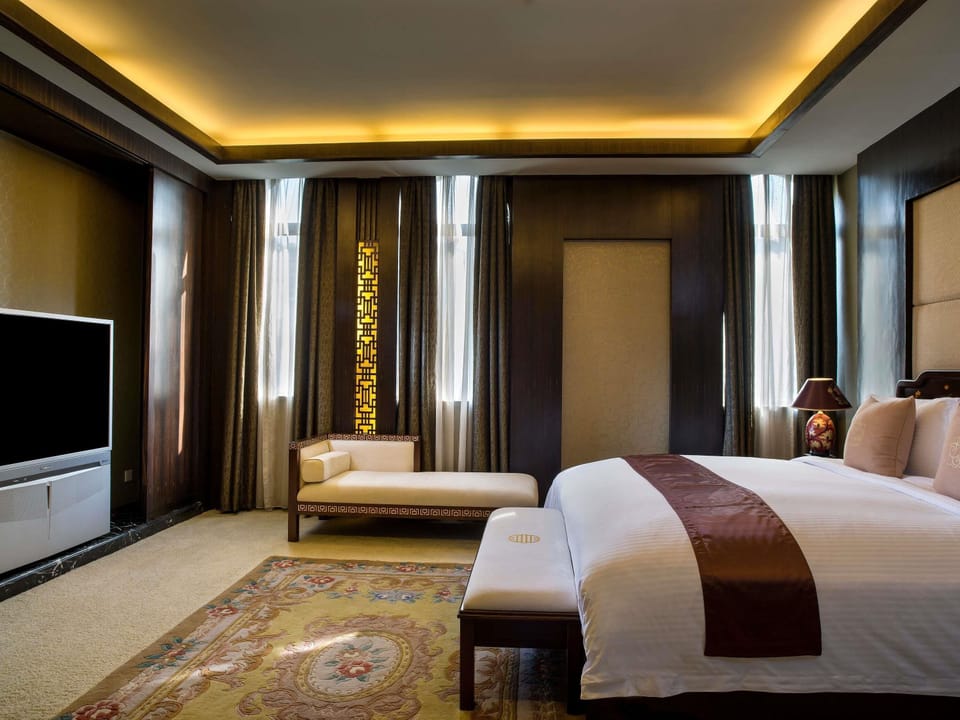 Minibar, in-room safe, desk, blackout drapes
