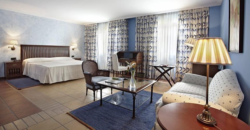 Superior Double Room | In-room safe, individually decorated, desk, blackout drapes