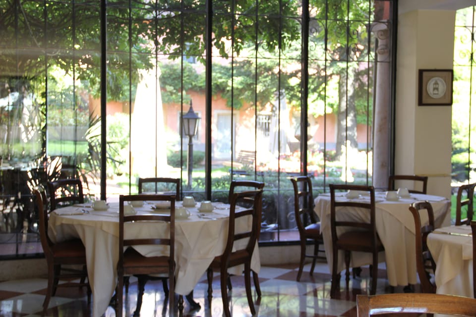 Daily cooked-to-order breakfast for a fee