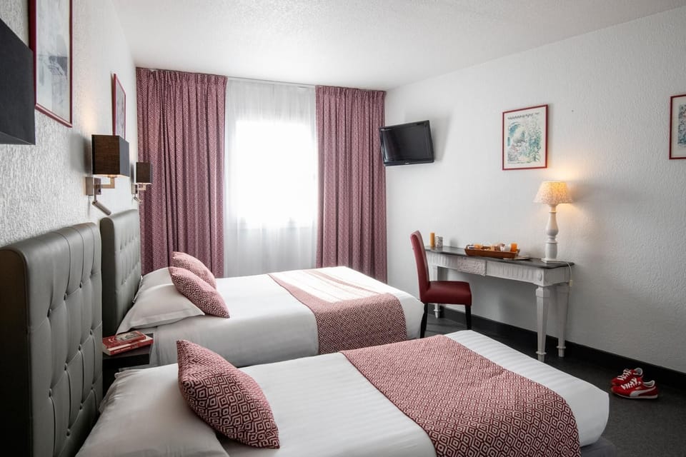 Comfort Triple Room | Individually decorated, individually furnished, desk, blackout drapes