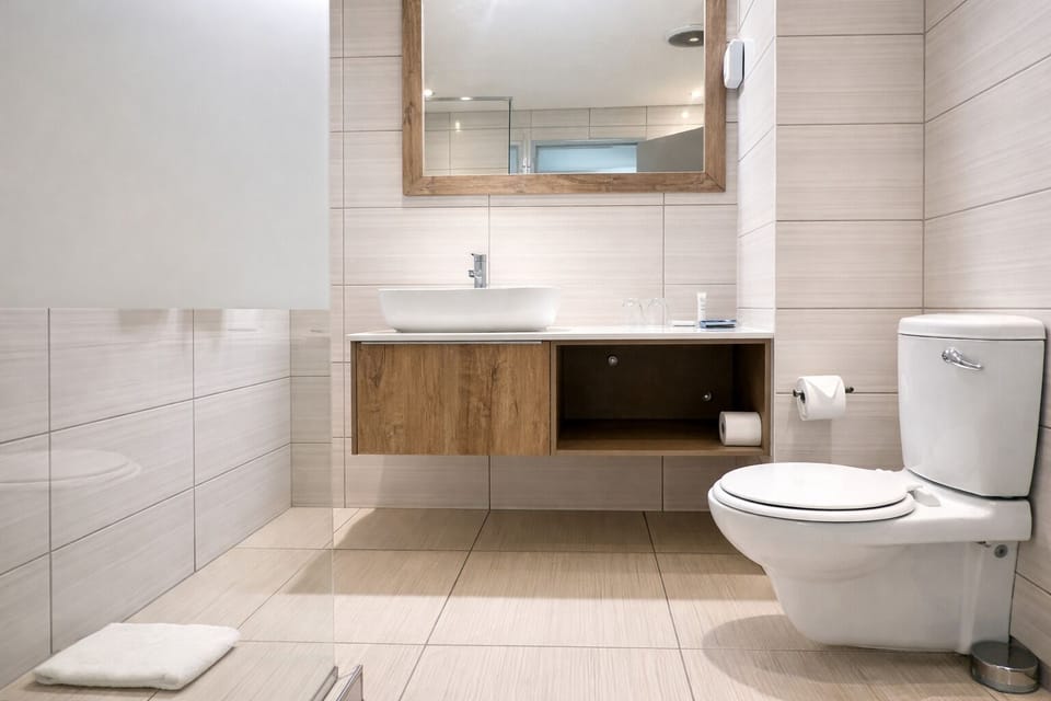 Room, 1 Double Bed, Balcony, City View | Bathroom | Separate tub and shower, free toiletries, hair dryer, bathrobes