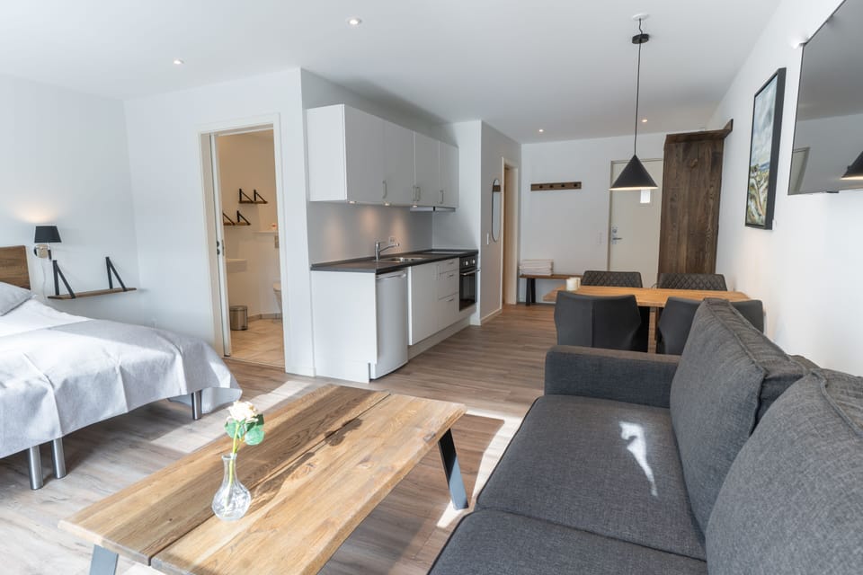 32-inch TV with digital channels
