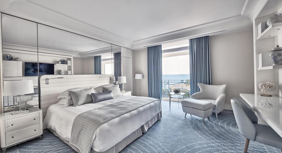 Hypo-allergenic bedding, minibar, in-room safe, individually decorated