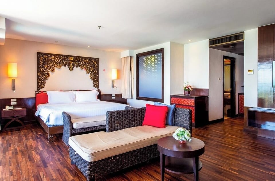 Executive Suite | In-room safe, free WiFi