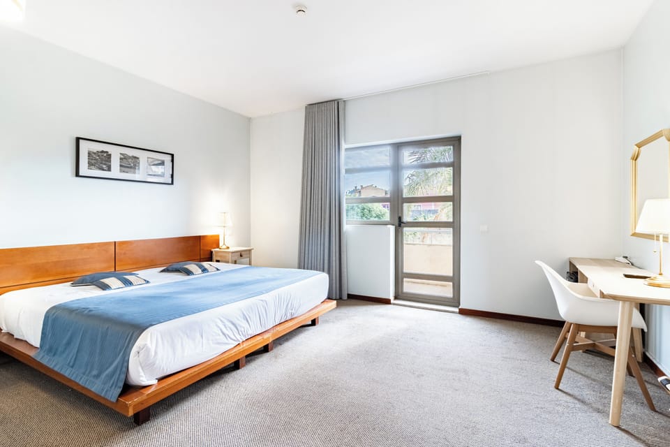 Double Room | Hypo-allergenic bedding, minibar, desk, soundproofing
