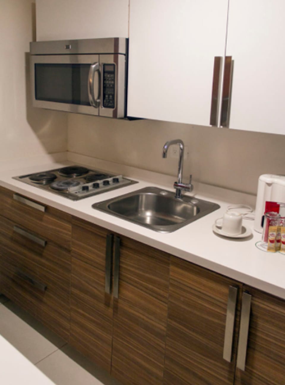 Standard Room, 2 Double Beds, Kitchenette | Private kitchen | Coffee/tea maker, full-size fridge, microwave