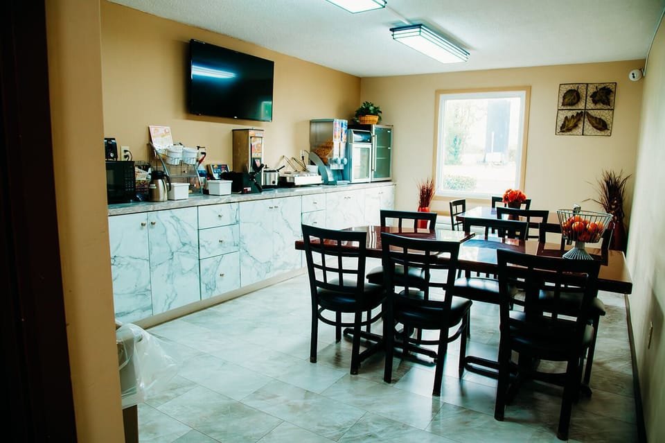 Free daily full breakfast