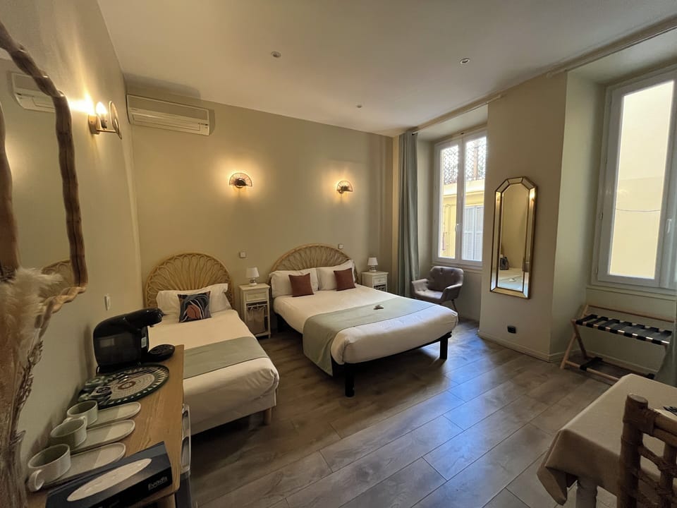 Classic Triple Room | In-room safe, laptop workspace, iron/ironing board, free WiFi