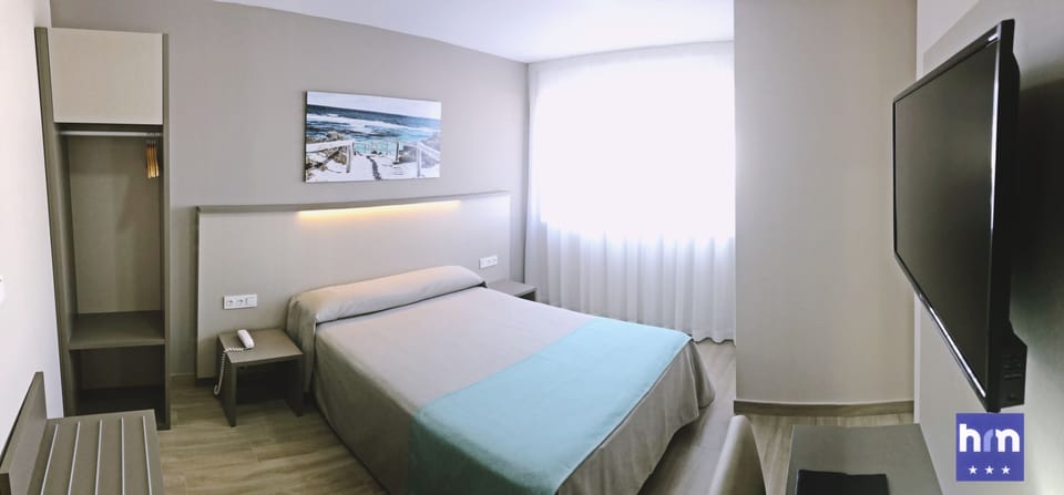 Deluxe Room | Desk, laptop workspace, free WiFi, bed sheets