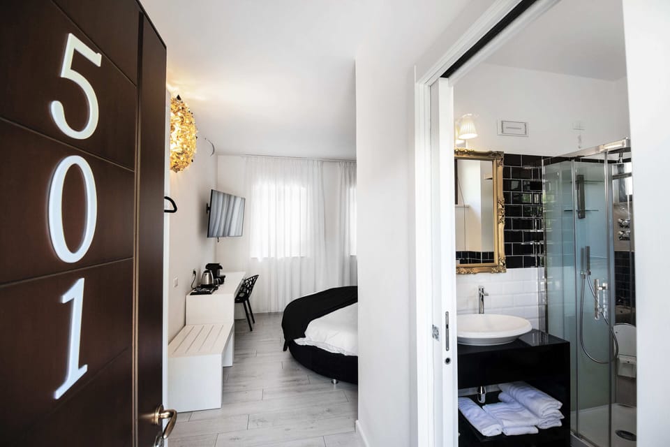 Superior Double Room | In-room safe, desk, laptop workspace, soundproofing