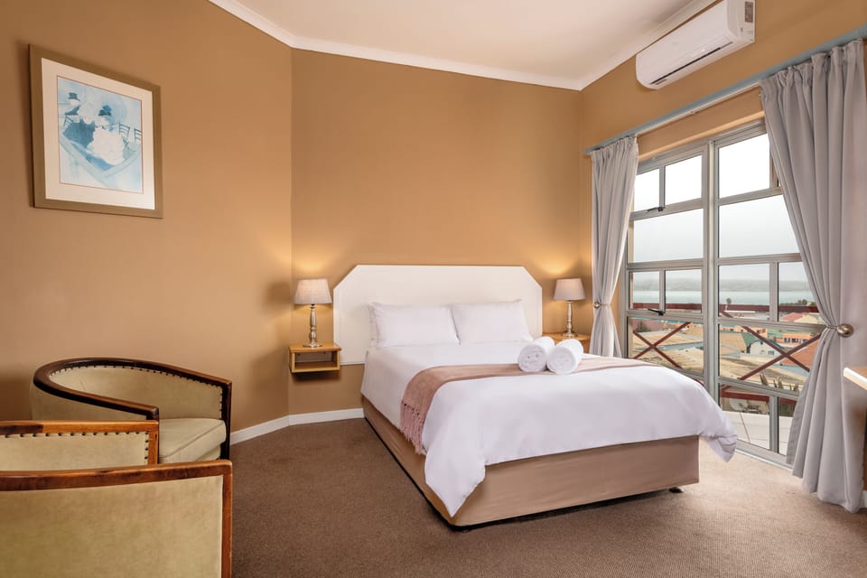 Standard Single | In-room safe, soundproofing, cribs (free), WiFi (free)