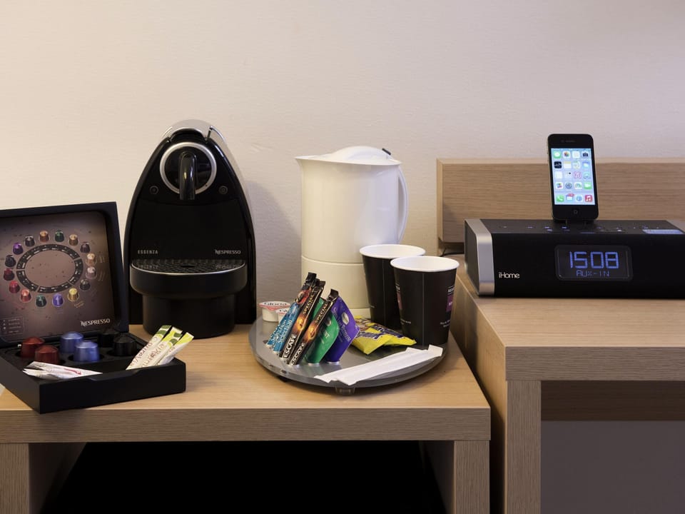 Premium bedding, in-room safe, desk, soundproofing