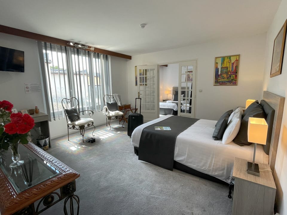 Family Suite | Premium bedding, desk, blackout drapes, soundproofing