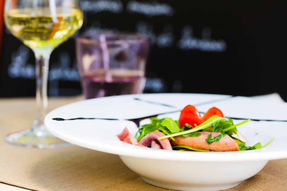 Breakfast, lunch, dinner served; French cuisine 