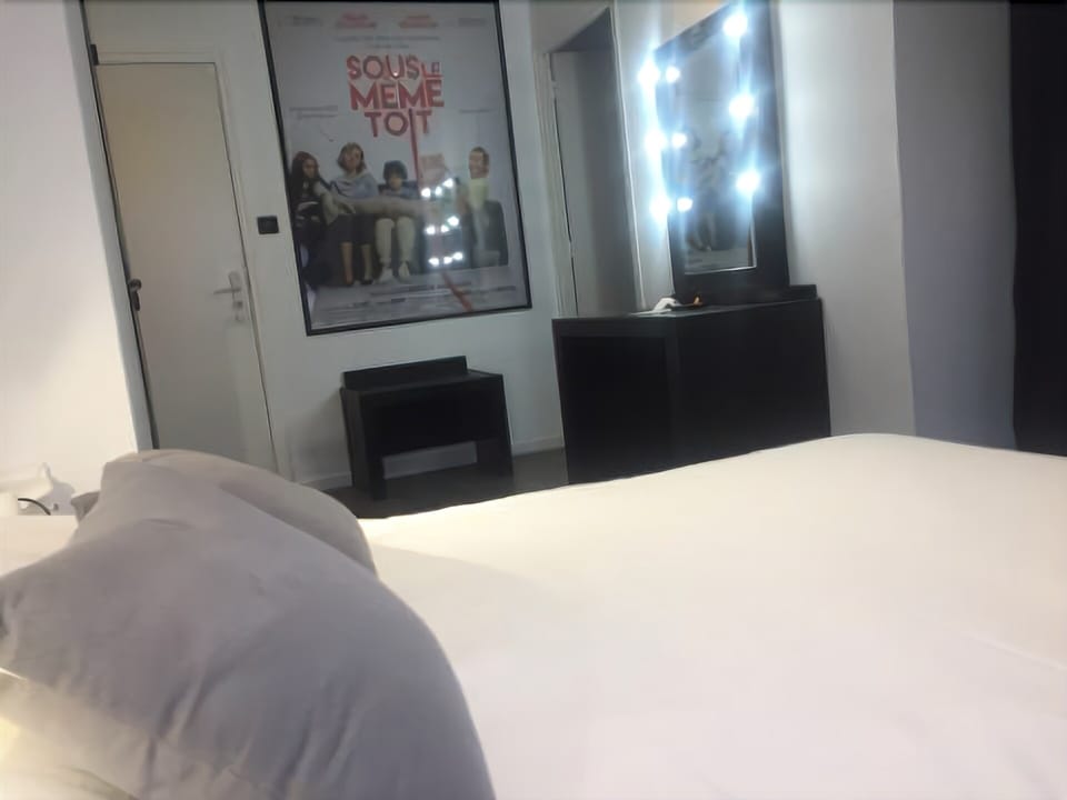 Classic Double Room, Annex Building | Desk, blackout drapes, soundproofing, iron/ironing board