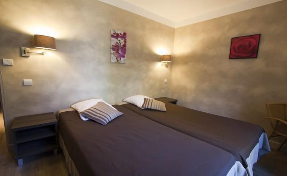 Double Room | Individually decorated, individually furnished, desk, laptop workspace