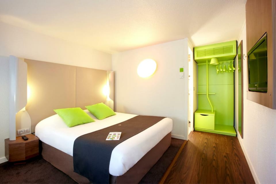 Standard Room, 1 Double Bed | Premium bedding, desk, soundproofing, free WiFi