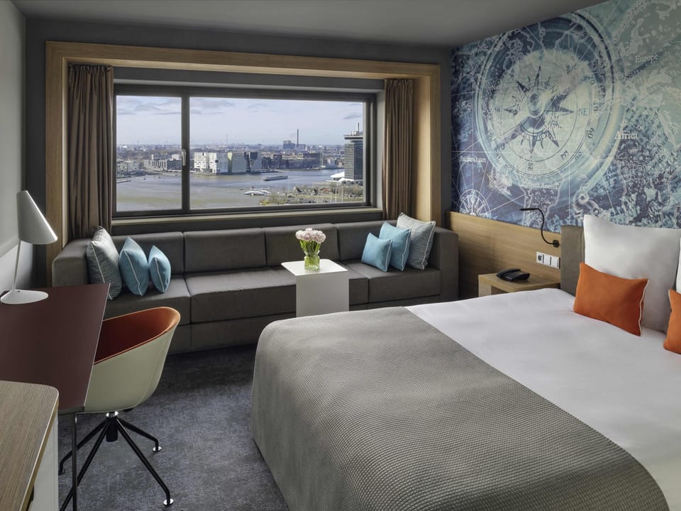 Hypo-allergenic bedding, in-room safe, desk, laptop workspace