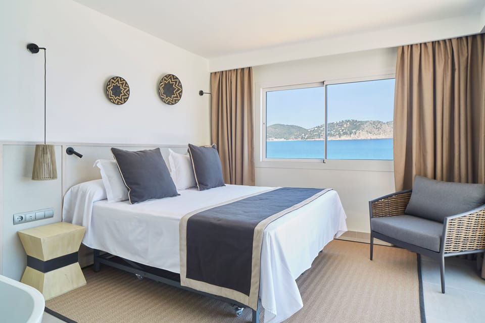 Inspire Adults, Sea View (2 Adults) | In-room safe, desk, cribs (free), WiFi (free)