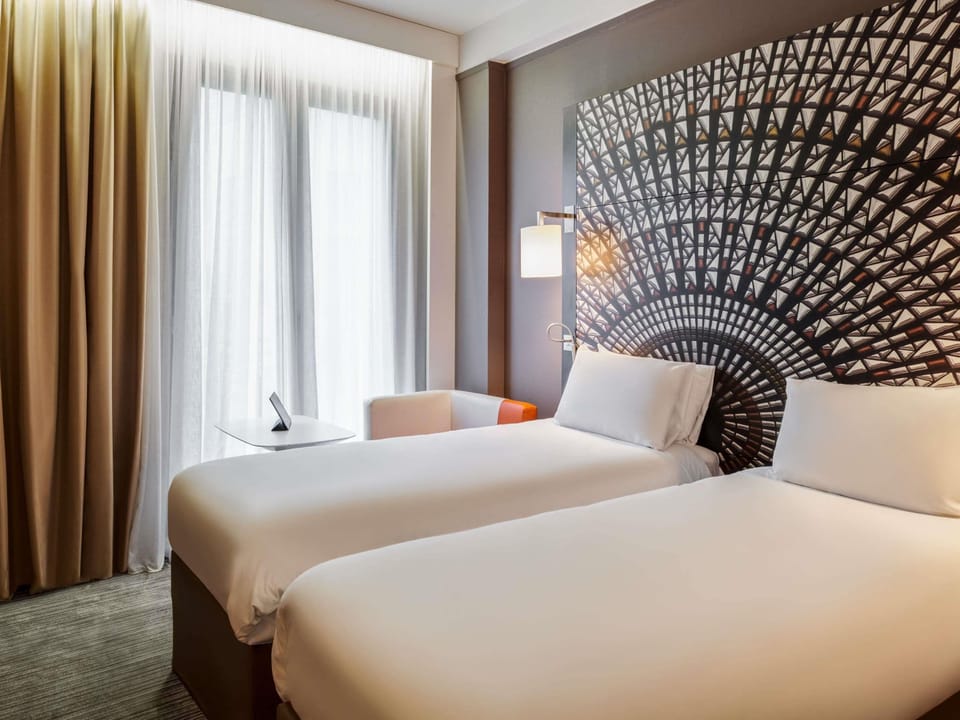 Classic Twin Room, 2 Twin Beds | Premium bedding, in-room safe, blackout drapes, soundproofing