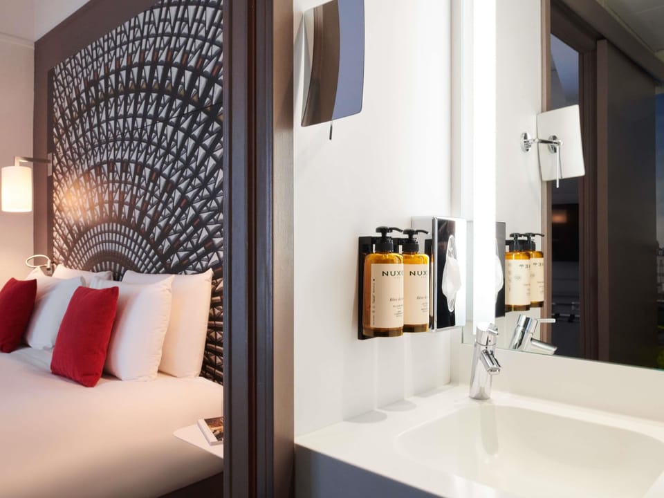 Privilege, Room, 1 Double Bed with Sofa bed | Premium bedding, in-room safe, blackout drapes, soundproofing