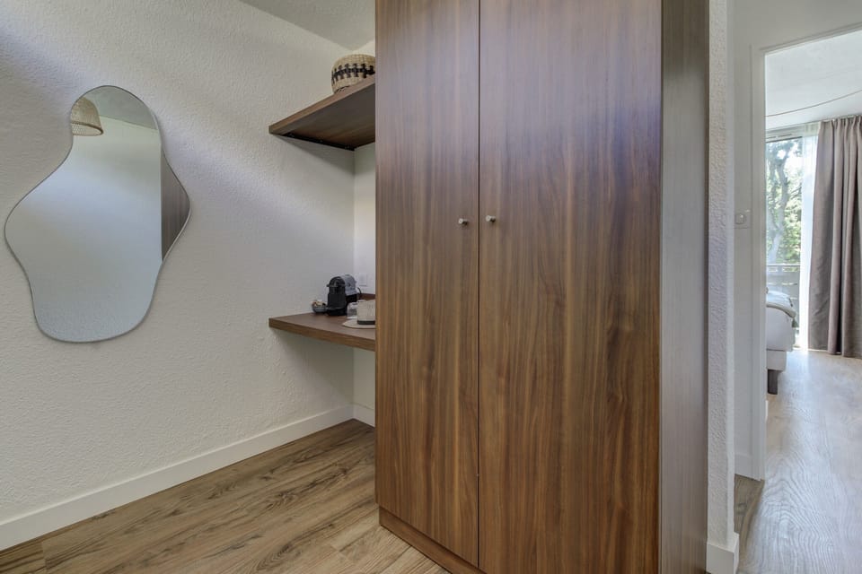 In-room safe, free WiFi, bed sheets