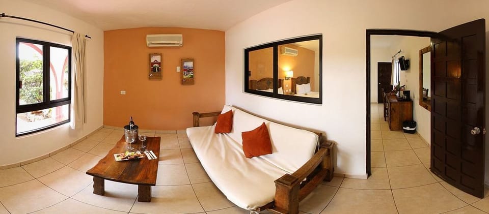Family Room | In-room safe, WiFi (free)