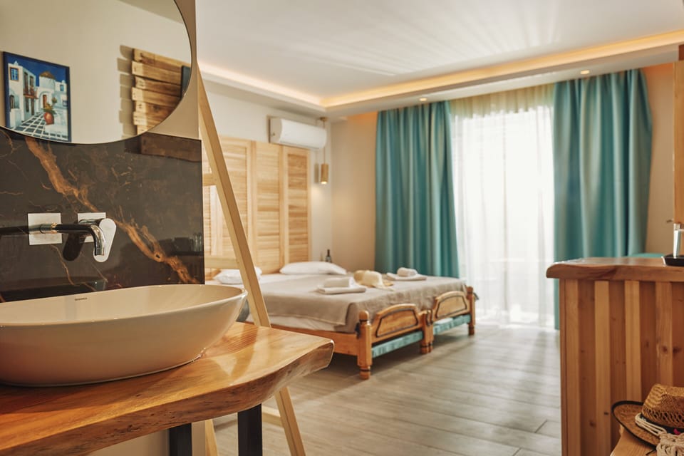 Iniohos Zante Hotel & Suites Hotel in Argassi