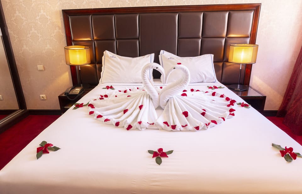 Standard Room | Minibar, in-room safe, desk, soundproofing