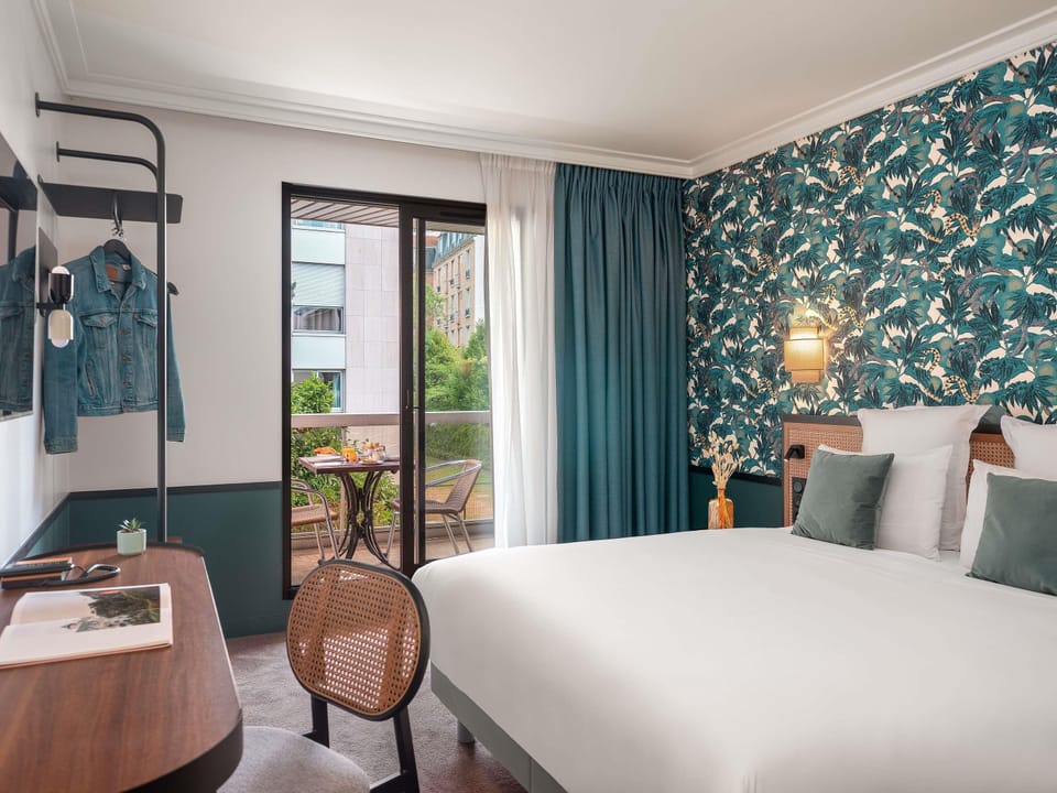 Privilege, Room, 1 Double Bed, Balcony | Minibar, in-room safe, desk, laptop workspace