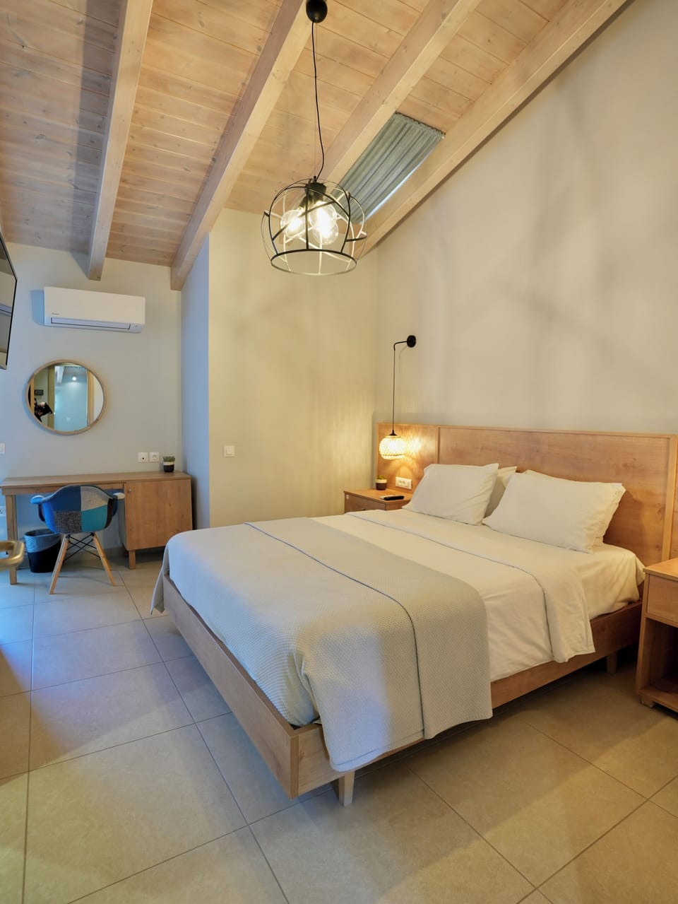 Superior Double Room, Balcony | Premium bedding, in-room safe, desk, blackout drapes